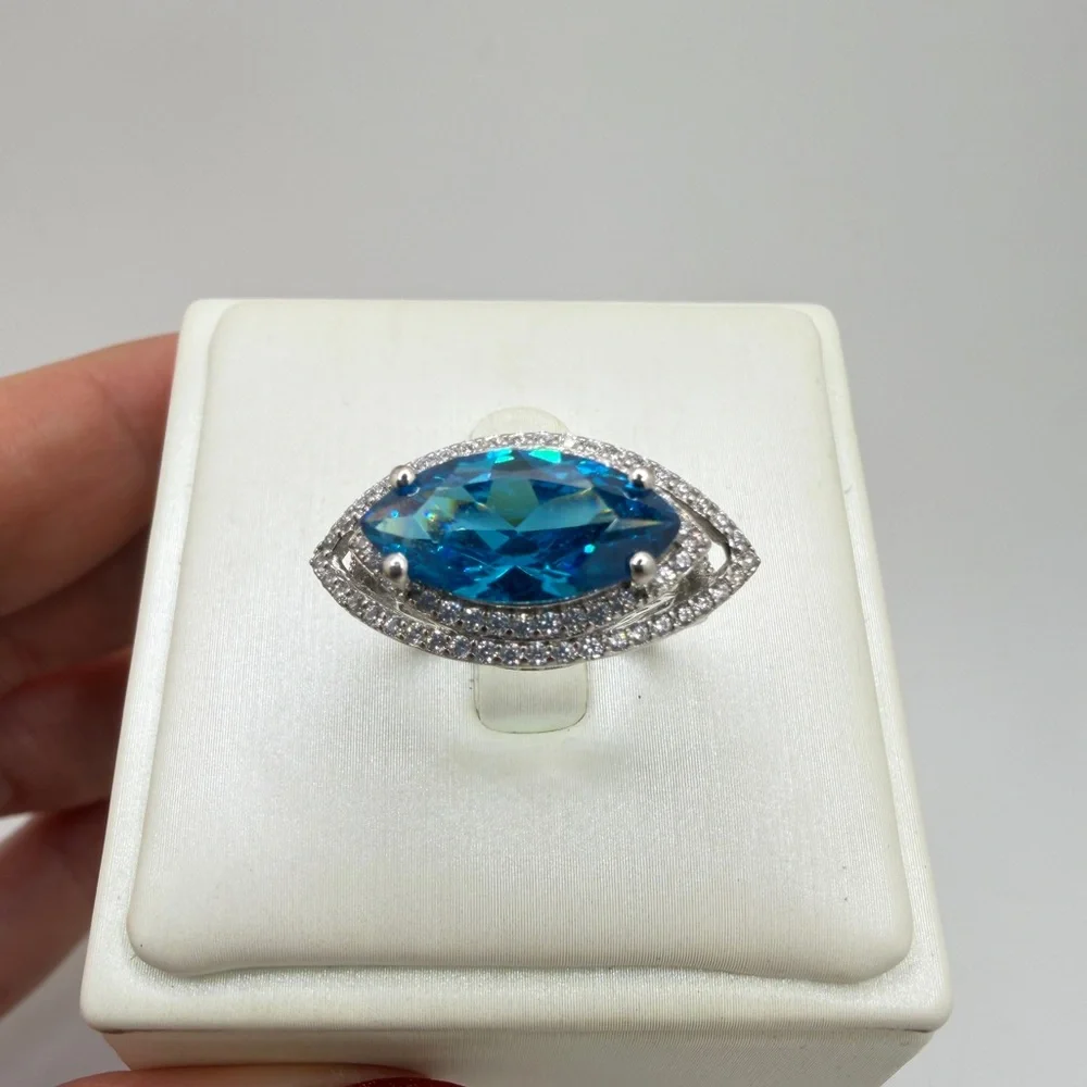 14x7mm East/West Marquise cut Blue ICE CZ w/ cz accent‎ ring in sterling silver!